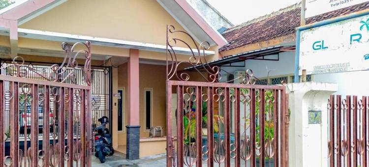 格洛丽亚家庭红色伙伴伊斯兰家庭旅馆(RedDoorz Syariah Near Pasar Sleko Madiun)图片