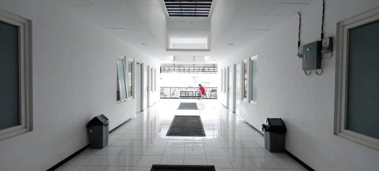 红门酒店-近新邦利马区(RedDoorz Near Plaza Simpang Lima)图片