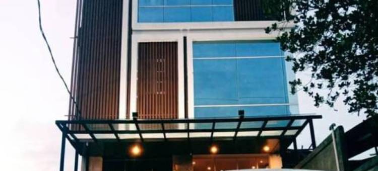 三宝垄图古穆达前一精品酒店(Front One Boutique Tugu Muda Semarang)图片