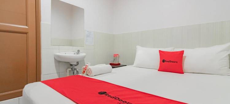 红多兹酒店@科姆普勒克坤甸购物中心(RedDoorz @ Komplek Pontianak Mall)图片