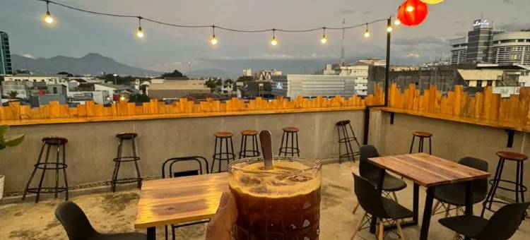 RedDoorz Hostel Near Braga Citywalk图片