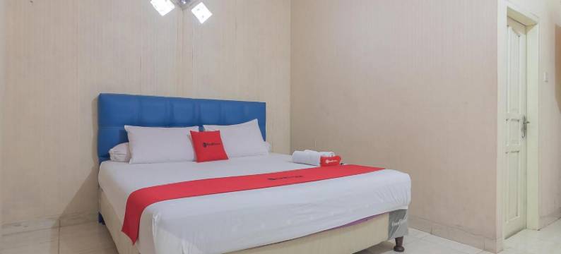 红多兹伊斯兰酒店-近巴图安帕巴士站2号(RedDoorz Syariah Near Terminal Batu Ampar 2)图片