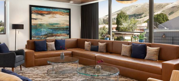 圣路易斯奥比斯波市中心拉昆塔温德姆套房酒店(La Quinta Inn & Suites by Wyndham San Luis Obispo Downtown)图片