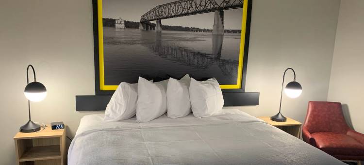 温德姆速8酒店柯克斯维尔-大学区(Super 8 by Wyndham Kirksville University Area)图片