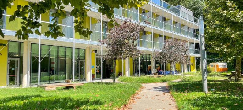 乌巴阿特普绿色鸟巢青年旅馆(Uba Hostel)图片