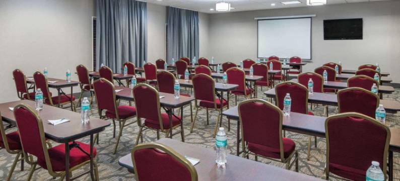 北哥伦布舒适套房酒店(Comfort Inn & Suites Columbus North)图片