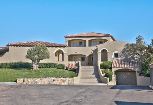 Hotel NibaruHotel Overview