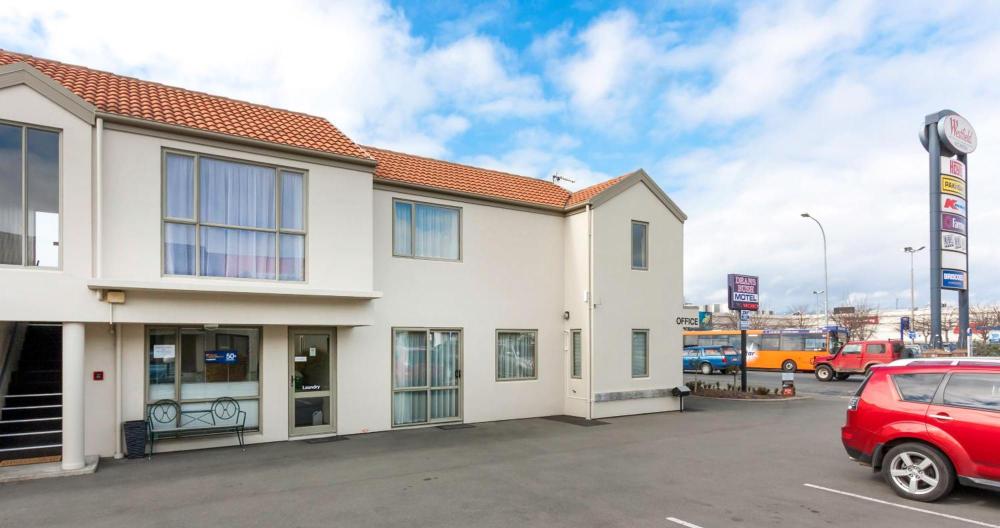 Deans Bush MotelOver view