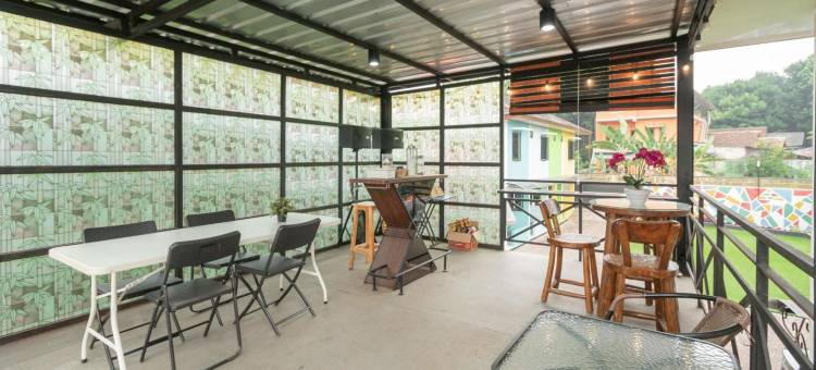 红多兹Plus酒店-近冼都丛林(RedDoorz Plus Near Jungeland Sentul)图片