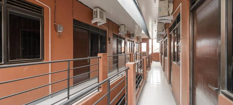 红多兹伊斯兰酒店@布拉克卡帕尔(RedDoorz Syariah Near Siloam Hospitals Bulak Kapal)图片