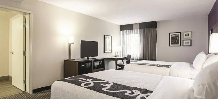 巴尔的摩北怀特马什拉昆塔温德姆套房酒店(La Quinta Inn & Suites by Wyndham Baltimore N / White Marsh)图片