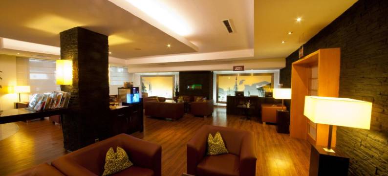 西南公园诺威纳酒店(Novina Hotel Suedwestpark Nuernberg)图片