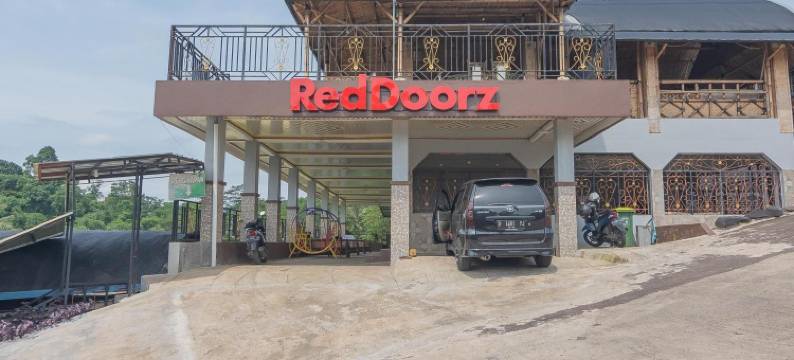 红多兹伊斯兰度假村-普尔瓦卡达巴图阿邦(RedDoorz Resort Syariah @ Batu Apung Purwakarta)图片