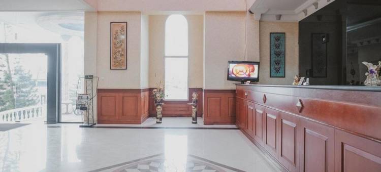 红门 – 贾兰帕尔 10 占碑酒店(RedDoorz Premium @ Jalan Pal 10 Jambi)图片