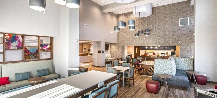 贝克斯菲尔德中心汉普顿套房酒店(Hampton Inn & Suites by Hilton Bakersfield Central)图片