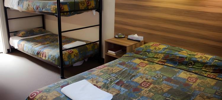 红雪松汽车旅馆(Red Cedars Motel)图片