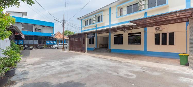 红门酒店普拉斯-近古农贾蒂综合医院芝勒本(RedDoorz Plus Near Rsud Gunung Jati Cirebon)图片