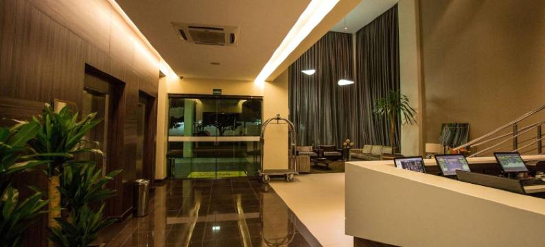 金座大酒店(Golden Plaza Hotel)图片