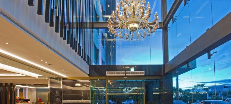 嘉义仁义湖岸大酒店图片