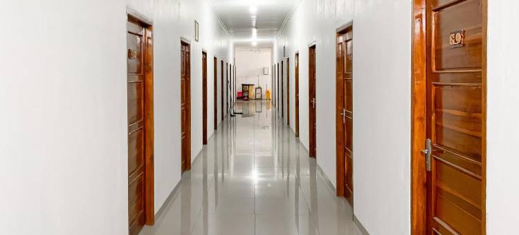 阿尤帕马努坎格斯特豪斯瑞德帕特纳尔(Penginapan Losmen Ayu Pamanukan RedPartner)图片