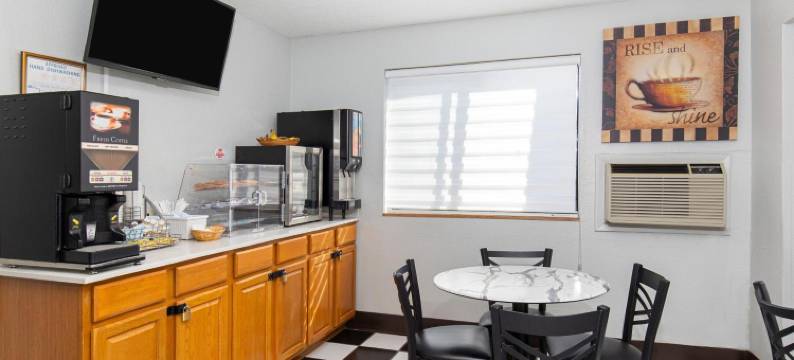 约翰逊城温德姆速8酒店(Super 8 by Wyndham Johnson City)图片