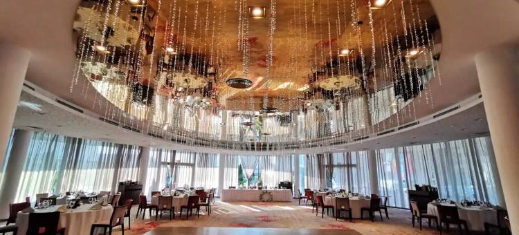 克拉约瓦温德姆华美达广场酒店(Ramada Plaza by Wyndham Craiova)图片