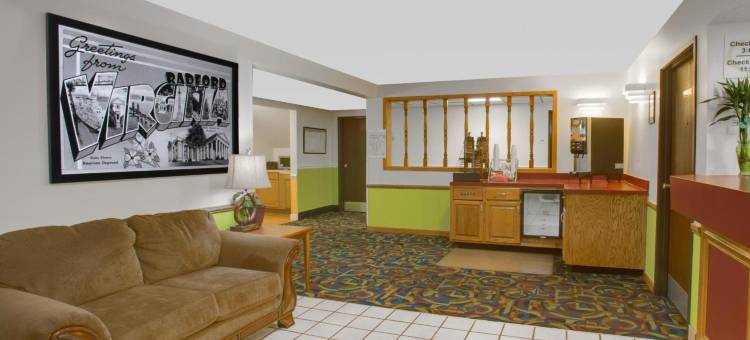 拉德福德速8酒店(Super 8 by Wyndham Radford VA)图片