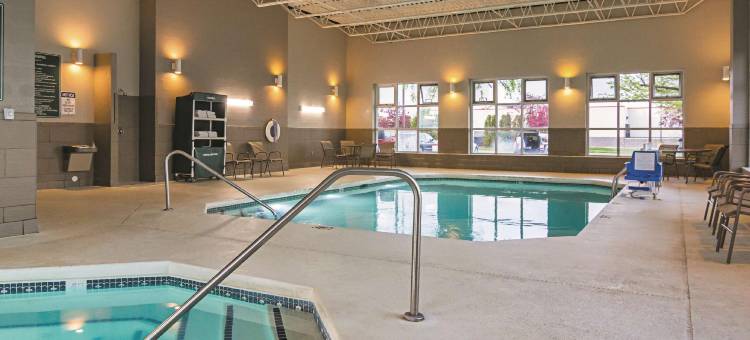 底特律乌蒂卡拉昆塔温德姆套房酒店(La Quinta Inn & Suites by Wyndham Detroit Utica)图片