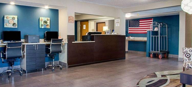 利斯堡湖泊群凯艺套房酒店(Quality Inn & Suites Leesburg Chain of Lakes)图片