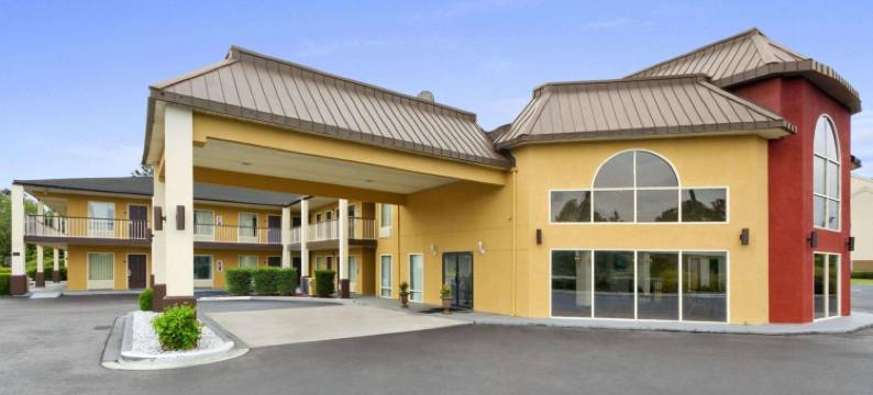 桑蒂温德姆呗盟酒店(Baymont by Wyndham Santee)图片