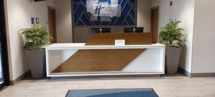 安蒂戈智选假日套房酒店(Holiday Inn Express & Suites Antigo)图片