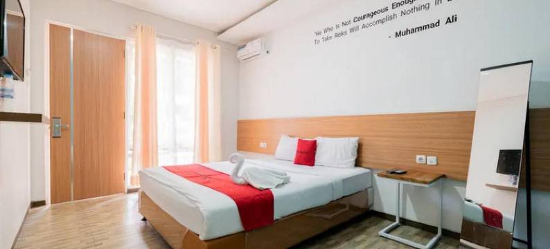 红多兹酒店-近爪哇帖木儿公园 2(RedDoorz Near Jawa Timur Park 2)图片