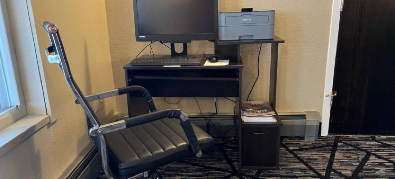 埃斯卡纳巴速8酒店(Super 8 by Wyndham Escanaba)图片