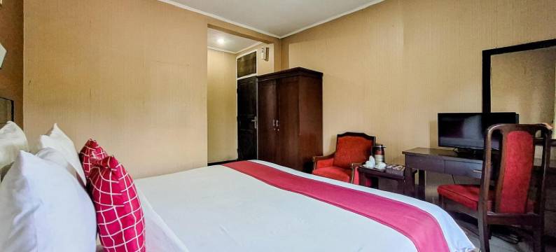 Naratas Hotel Cisarua Puncak Mitra RedDoorz图片