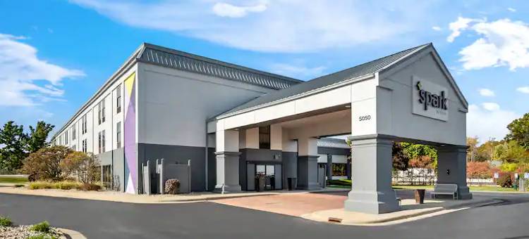 Spark by Hilton Stevensville图片