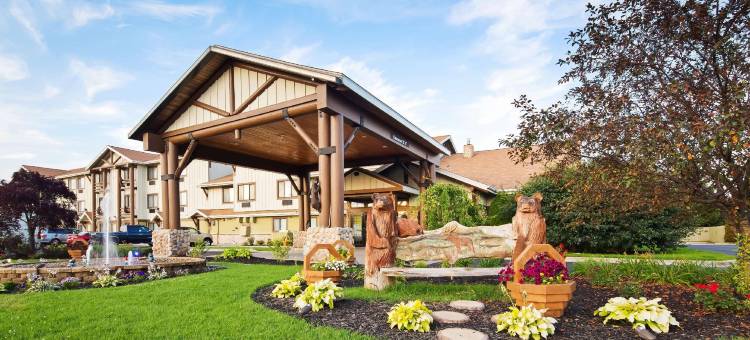 白松酒店套房(White Pines Inn & Suites)图片