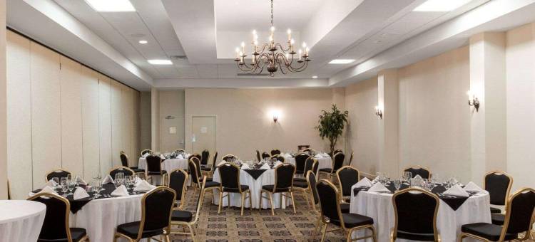 冈萨雷斯会议中心克拉丽奥酒店(Clarion Inn Conference Center)图片