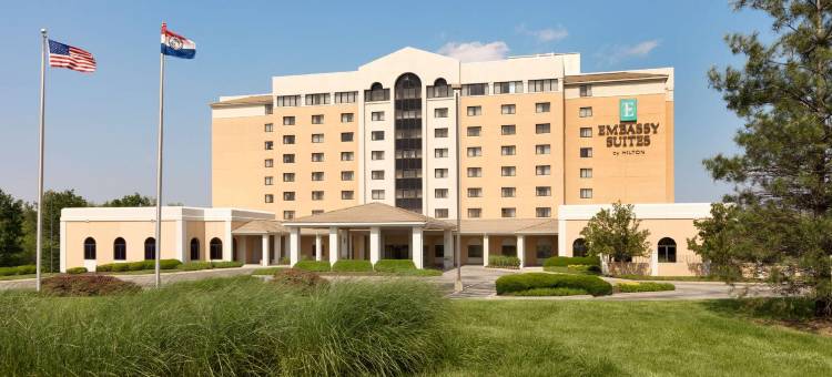 堪萨斯城国际机场希尔顿安泊酒店(Embassy Suites by Hilton Kansas City International Airport)图片