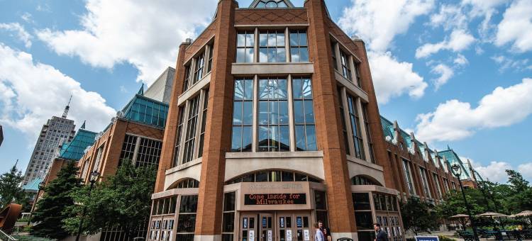 西密尔沃基万丽酒店(Renaissance Milwaukee West Hotel)图片