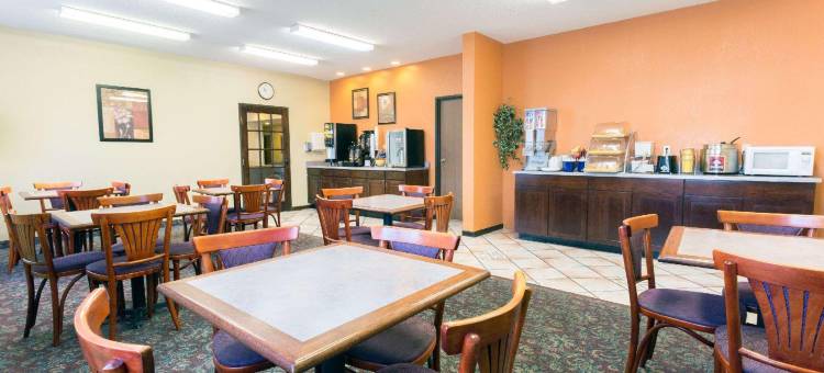 科罗拉多斯普林斯机场戴斯酒店(Days Inn by Wyndham Colorado Springs Airport)图片