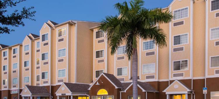 利哈伊埃克斯-迈尔斯堡凯艺套房酒店(Quality Inn & Suites Lehigh Acres Fort Myers)图片