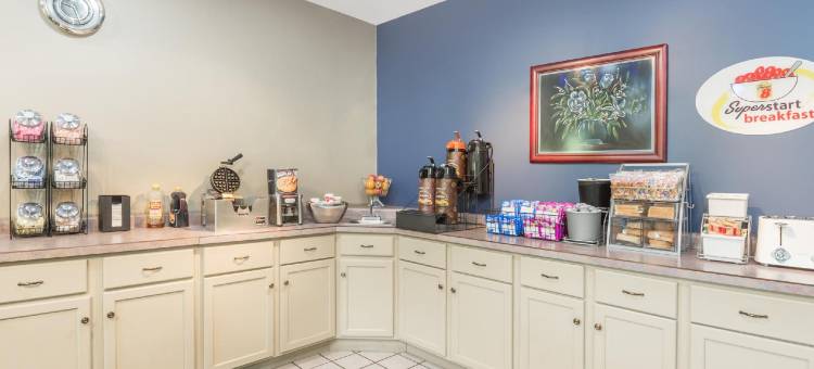 温德姆速8酒店-布卢明顿大学区(Super 8 by Wyndham Bloomington University Area)图片