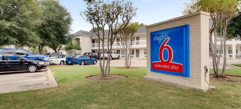 德克萨斯北里奇兰希尔斯 - 沃思堡 6 号开放式客房酒店(Studio 6 North Richland Hills, TX - Fort Worth)图片