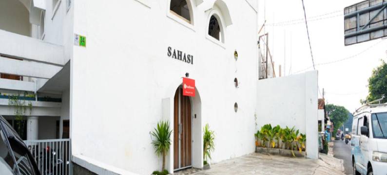 红多兹酒店-近茂物巴鲁塔纳收费出口(RedDoorz Near Exit Toll Tanah Baru Bogor)图片