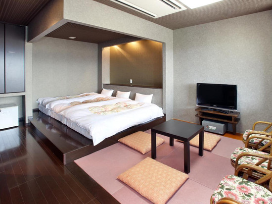 阿苏内牧温泉汤巡追庄