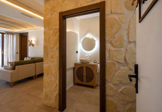 Palatina Concept Suites Hotel Overview