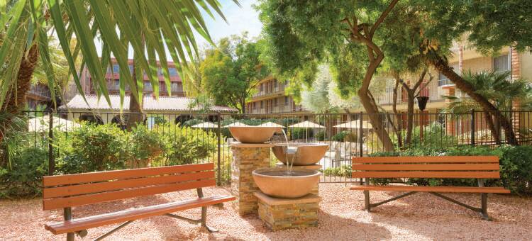 24街凤凰城机场希尔顿合博套房酒店(Motel 6 Phoenix, AZ – Sky Harbor)图片