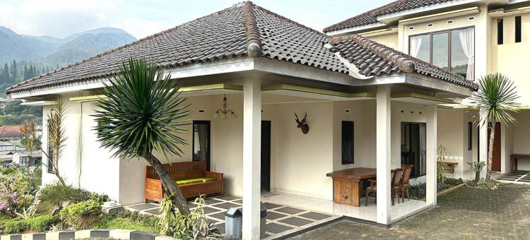 红门酒店乌尔班维尤清真坎萨度假村-芝萨鲁亚蓬查克(Urbanview Resort Syariah Khansa Cisarua Puncak by RedDoorz)图片