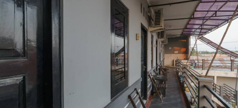 RedDoorz Syariah Near Ciledug Station图片