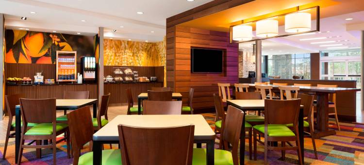 阿克伦费尔劳恩万枫套房酒店(Fairfield Inn & Suites Akron Fairlawn)图片